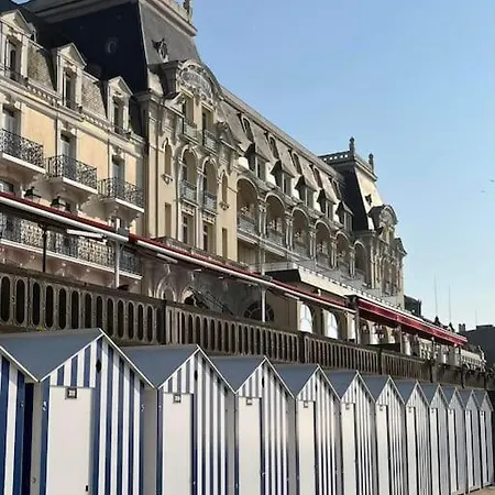 Apartment Studio Le Lagon De Leon Elegant Petit Cocon En Bord De Mer Pour Deux Avec Acces Prive A La Plage Et A La Promenade Marcel Proust A Deux Pas Du Centre De Cabourg (Adults Only)
