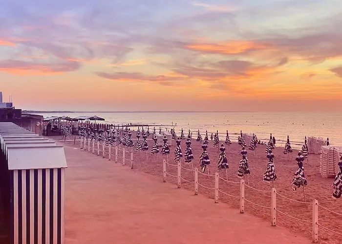 Lägenhet Le Lagon De Leon Escapade A Deux En Front De Mer, Avec Acces Direct Et Privatif A La Plage, Sur La Promenade Marcel Proust A (adults Only)