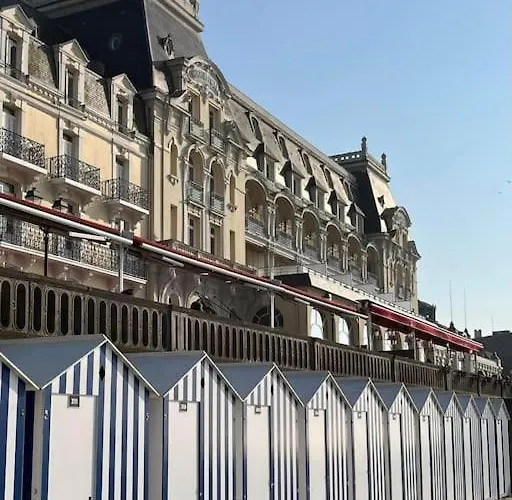 Lägenhet Le Lagon De Leon Escapade A Deux En Front De Mer, Avec Acces Direct Et Privatif A La Plage, Sur La Promenade Marcel Proust A (adults Only)
