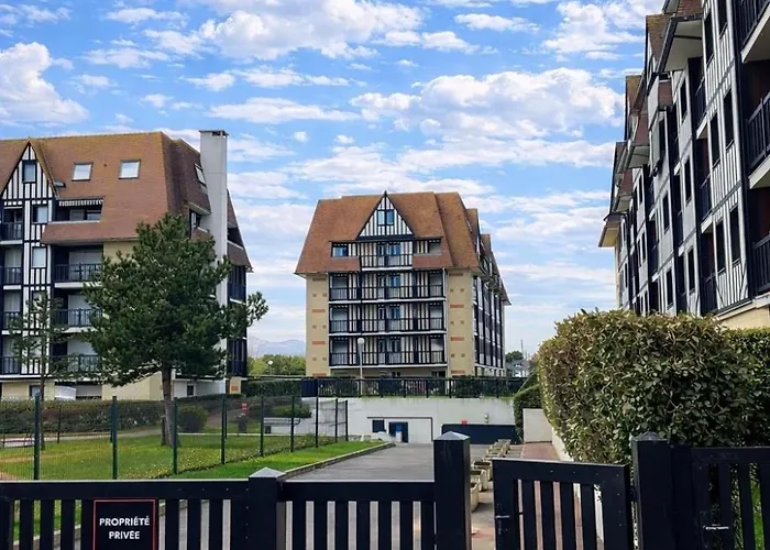 Le Lagon De Leon Escapade A Deux En Front De Mer, Avec Acces Direct Et Privatif A La Plage, Sur La Promenade Marcel Proust A (adults Only) Lägenhet